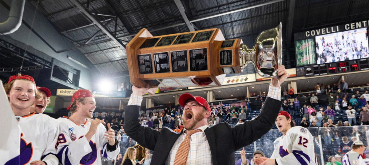 Coach Ryan Ward Signs Extension with Youngstown Phantoms